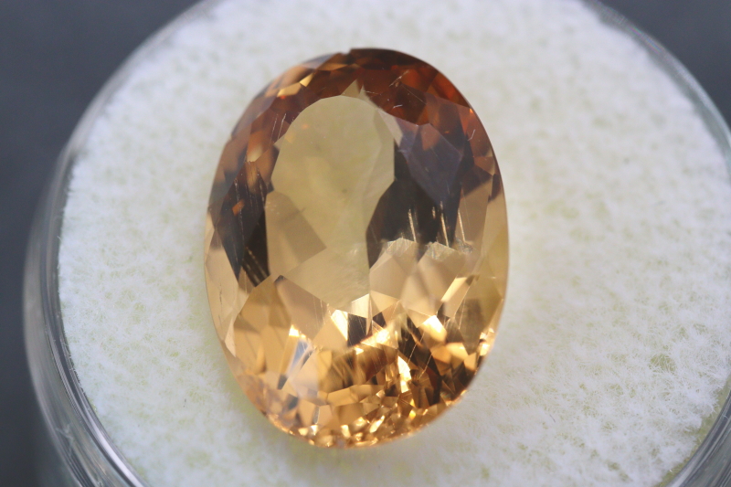 超透明！ロシア産ゴールデン・ダンビュライト10.3ct【最高品質・高波動