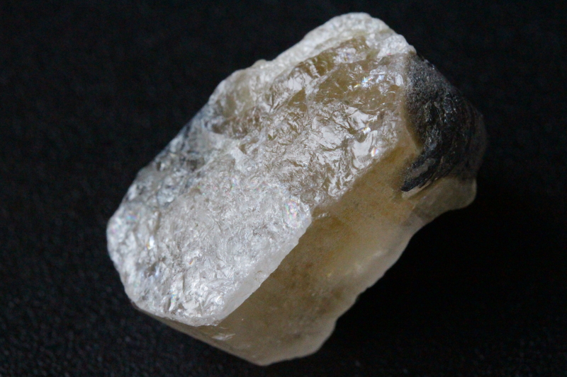 虹のピーチフェナカイト原石ロシア・マリシェボ産おそらく双晶約15.3g