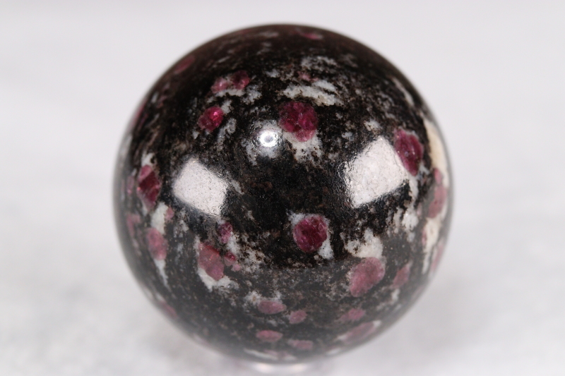 レア アルマンディンガーネット アンドラダイト カテドラル 水晶 鉱物 天然石 レア アルマンディンガーネット アンドラダイト カテドラル 水晶