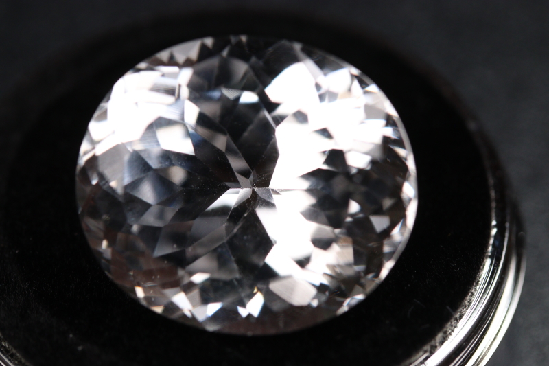 世界最大級22.9ct 完全透明 ロシア産フェナカイト・ルース - ロシア産