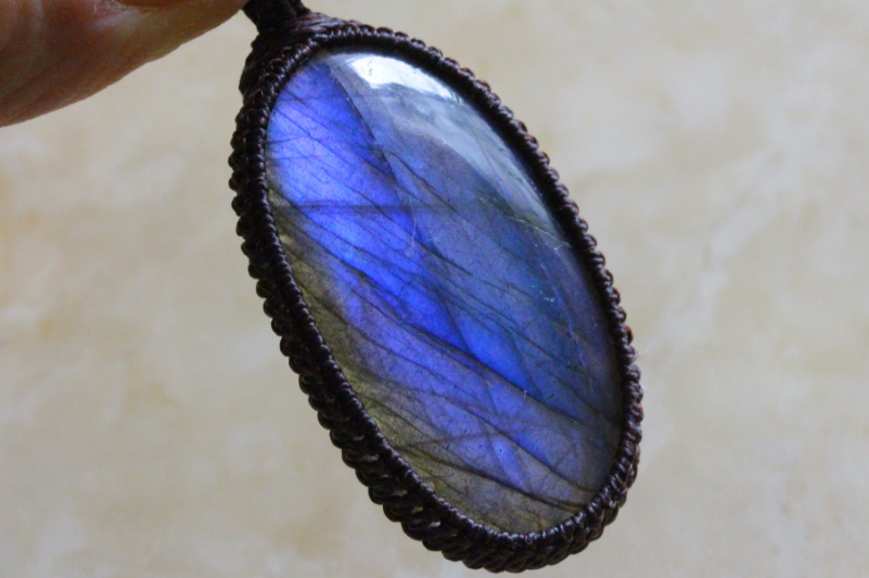 究極品質　超希少幻の色彩　神秘的な輝き　オーロラブルーラブラドライト　10.8㎜ c1d3cbb7b57133d5cdf094e689590a