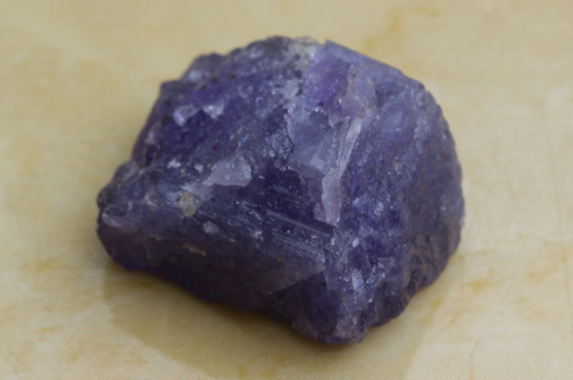 激レア！高品質タンザナイト原石【高品質・激レア】 | ライネライト