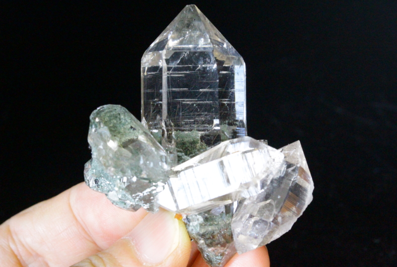 極上！秘蔵品！超透明インドマニハール産水晶クラスター57.6g【最高