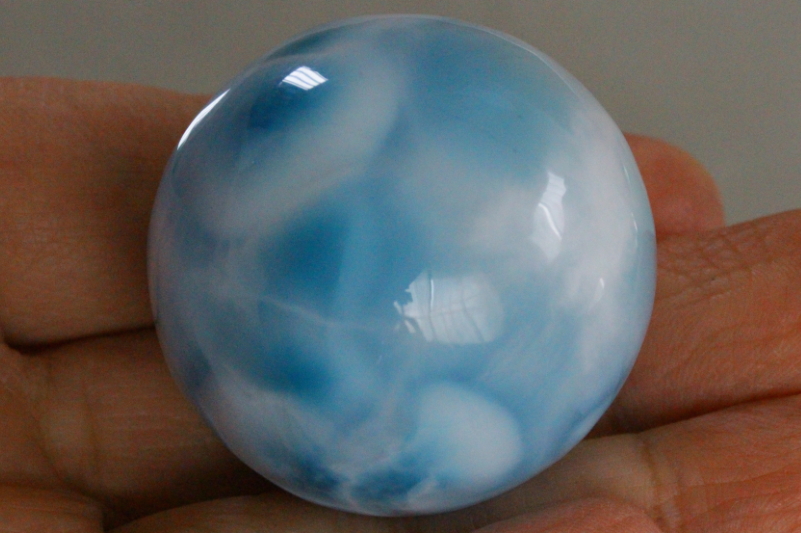高品質　ブルーアラゴナイト　スフィア　ラリマー好きにも 高品質なブルーアラゴナイトのルース 18ct - cute stone -