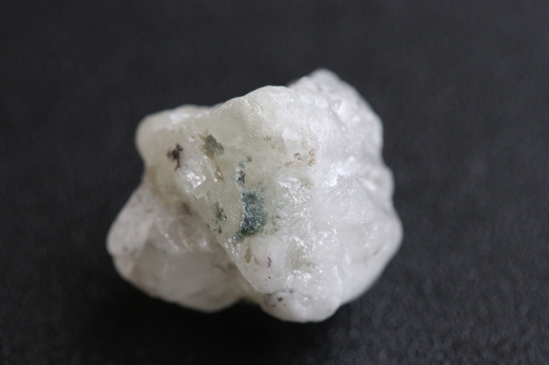 まるごとホワイト ロシア産フェナカイト原石 25.0ct - ロシア産