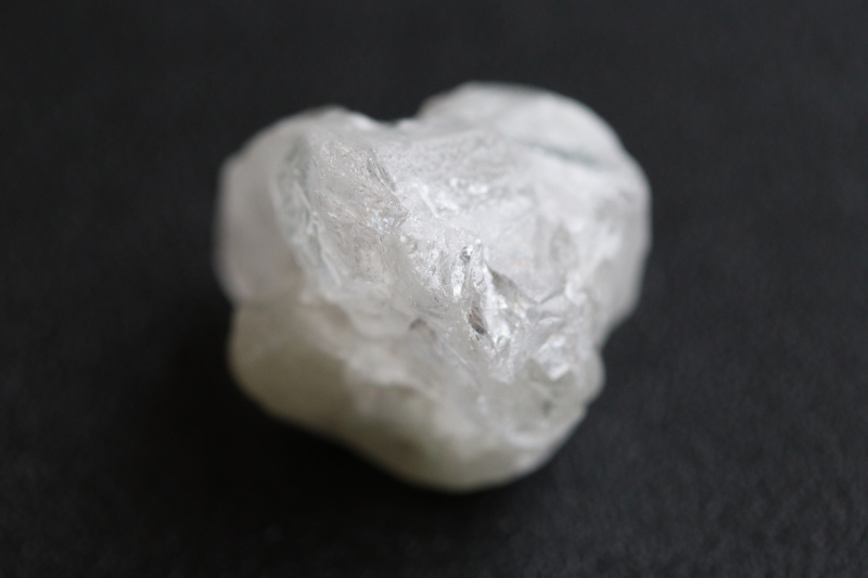 まるごとホワイト ロシア産フェナカイト原石 25.0ct - ロシア産