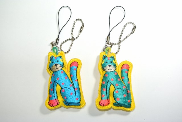 猫ちゃんイニシャルチャーム N | マック刺繍