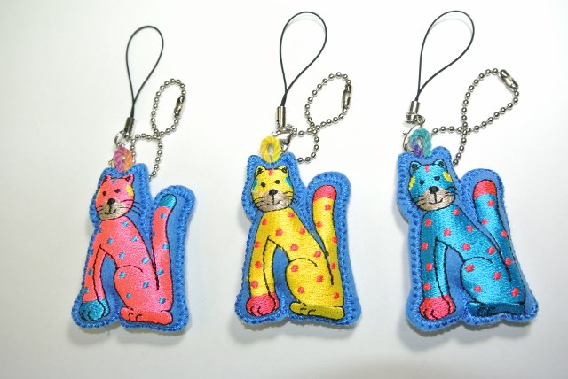 猫ちゃんイニシャルチャーム N | マック刺繍
