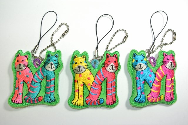 ねこちゃんチャーム　マスカット 猫ちゃんイニシャルチャーム M | マック刺繍