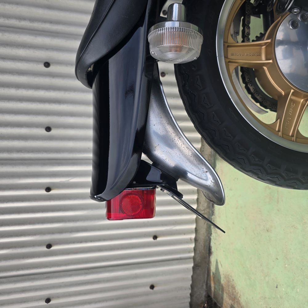 KZ1000 テールランプブラケット