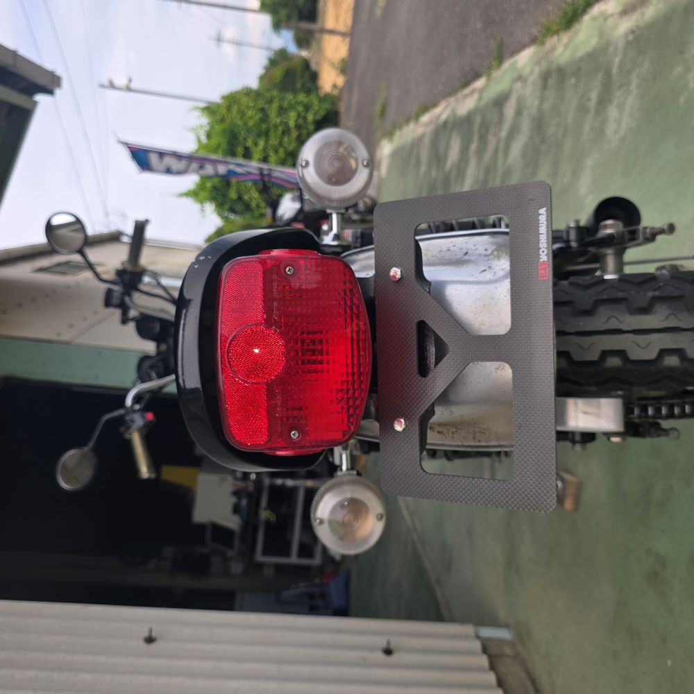 KZ1000 テールランプブラケット