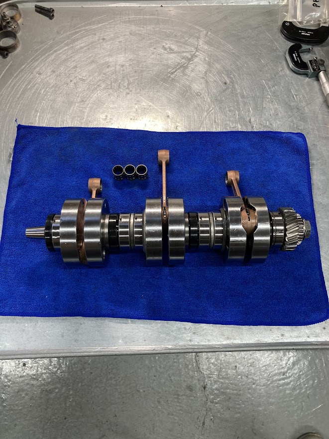 GT380用 クランクシール・メインベアリングセット(NEW) - ALIVE LINE