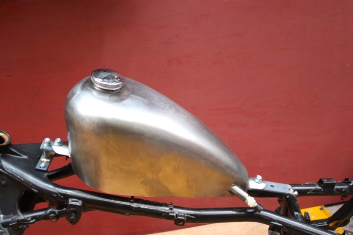 エリミネーター250V ナロースポーツスタータンクKIT | パンダロケット