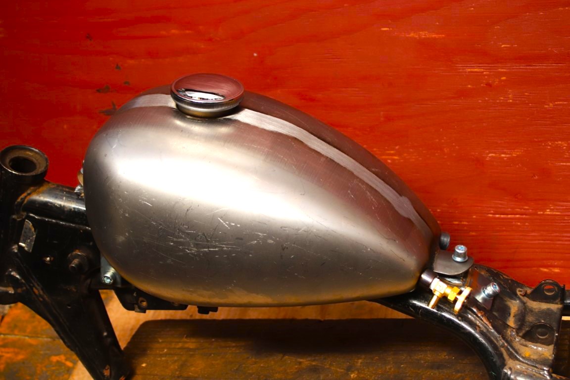 エストレヤ・250TR ピーナッツタンク ミドルトンネル 純正プルバック