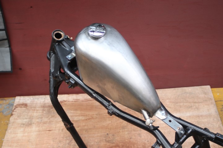 エリミネーター250V ナロースポーツスタータンクKIT | パンダロケット