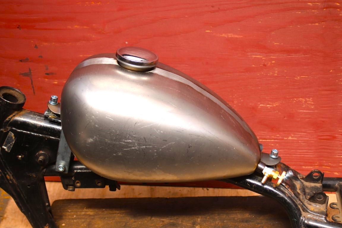 エストレヤ・250TR ピーナッツタンク ミドルトンネル 純正プルバック