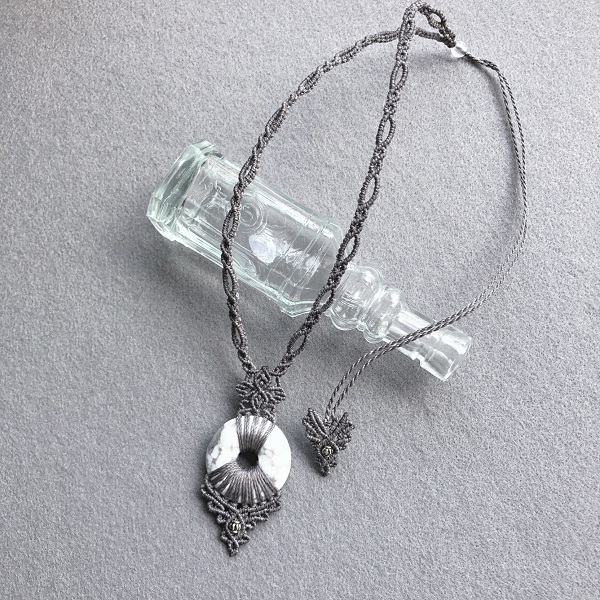 マクラメキット Amuleto ネックレス | Waxcord Jewelry 'Quadro'