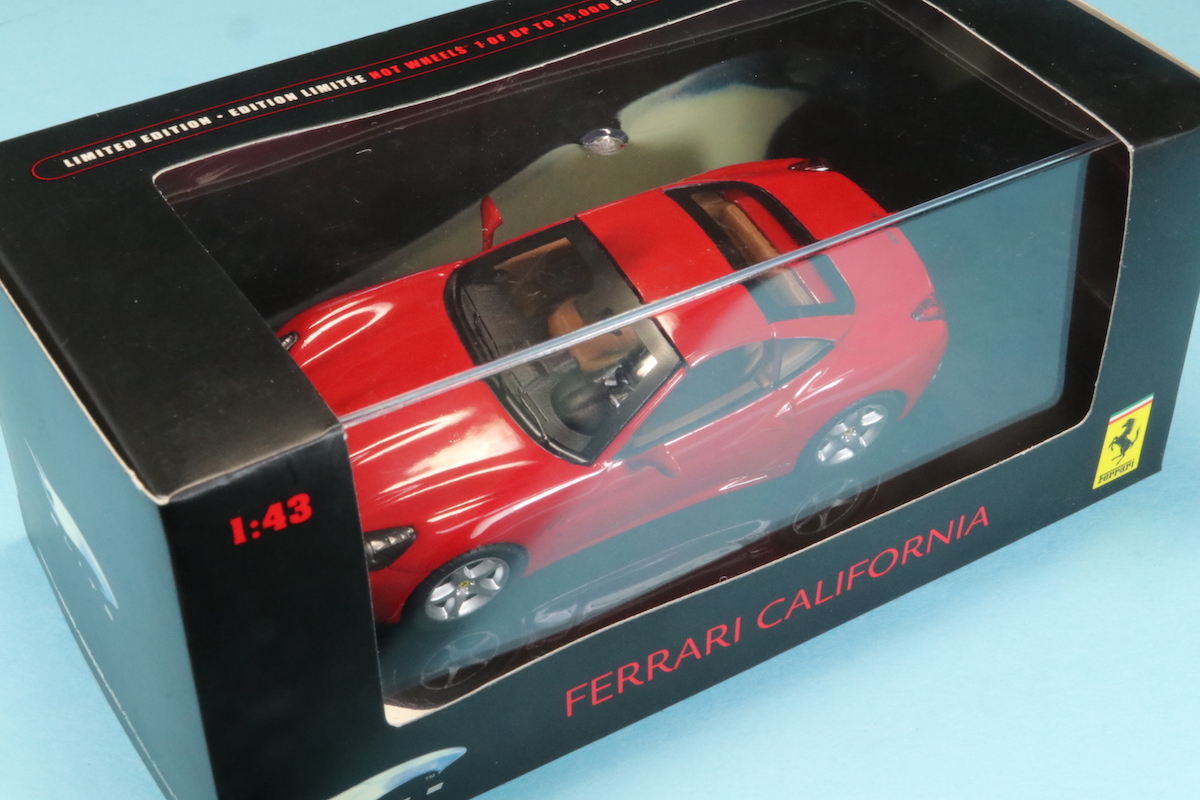 マテル N5592-1 1/43 フェラーリ カリフォルニア ルーフ付き