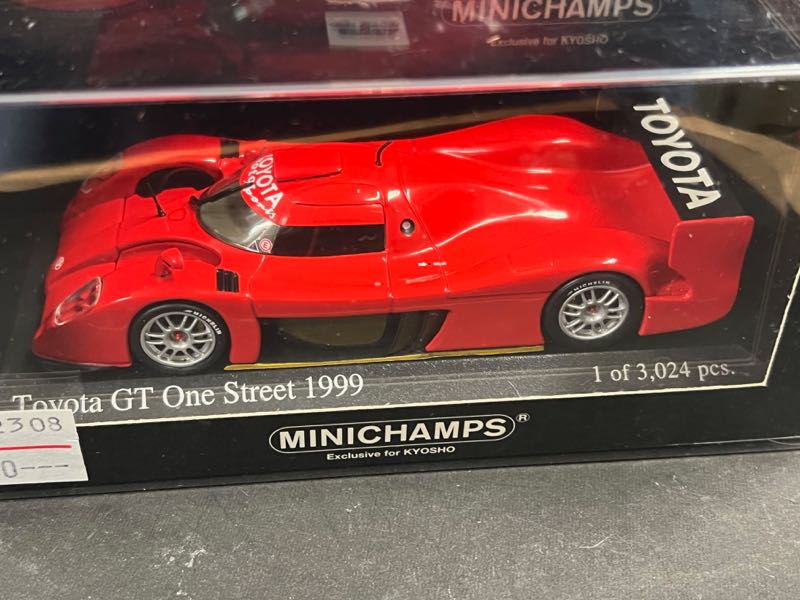ミニチャンプス 1/43 433991603 トヨタ TS020 GT-One ストリート 1999