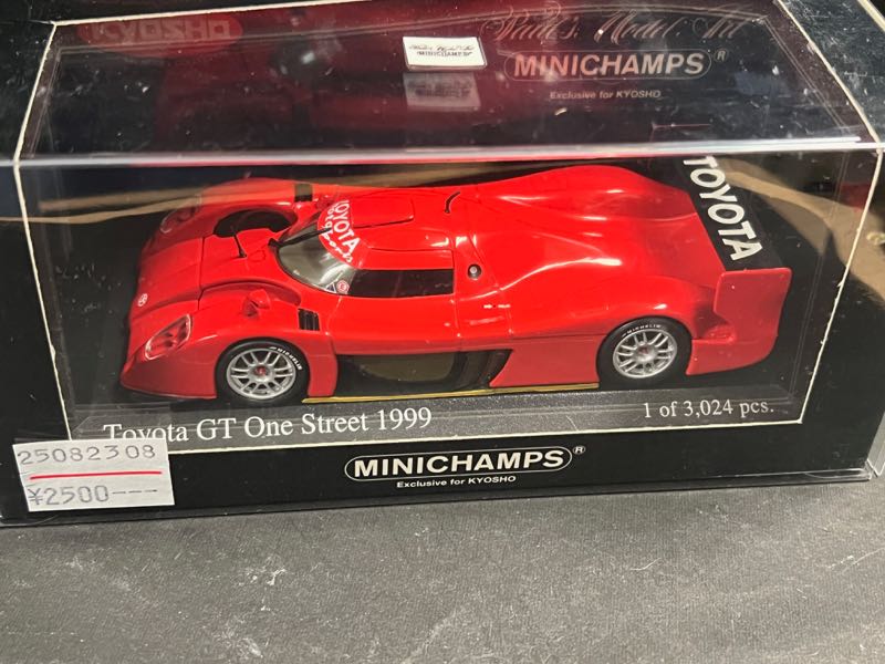 ミニチャンプス 1/43 433991603 トヨタ TS020 GT-One ストリート