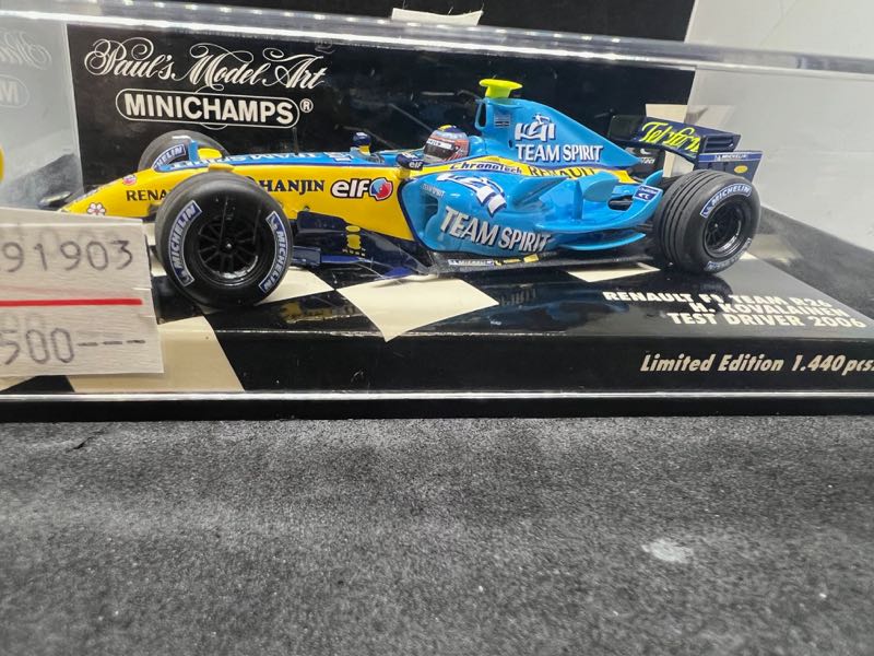 ミニチャンプス ヘイキ・コバライネン ルノー2007 直筆サイン入り 1/43 ミニチャンプス PMA 400060041 1/43 ルノーR26 ヘイキ