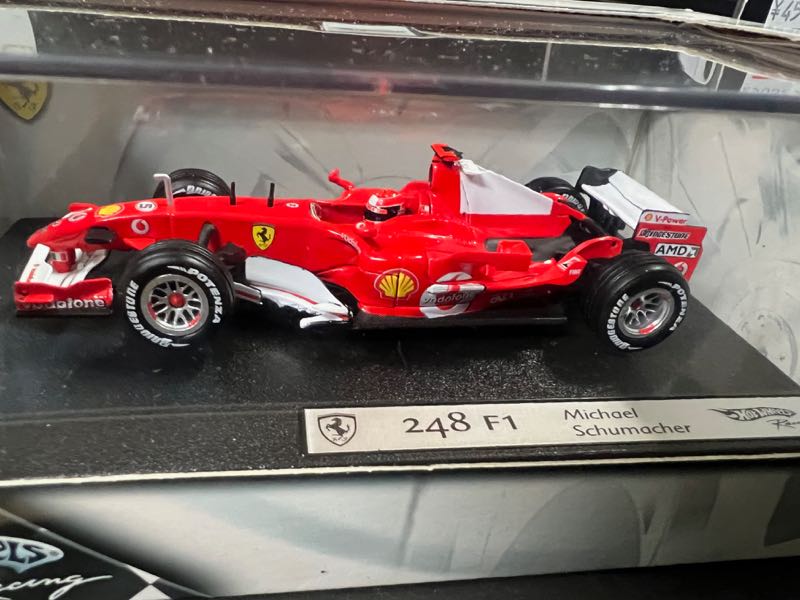 超希少】激レアフェラーリブルゾン赤ミハエル・シューマッハmarlboro