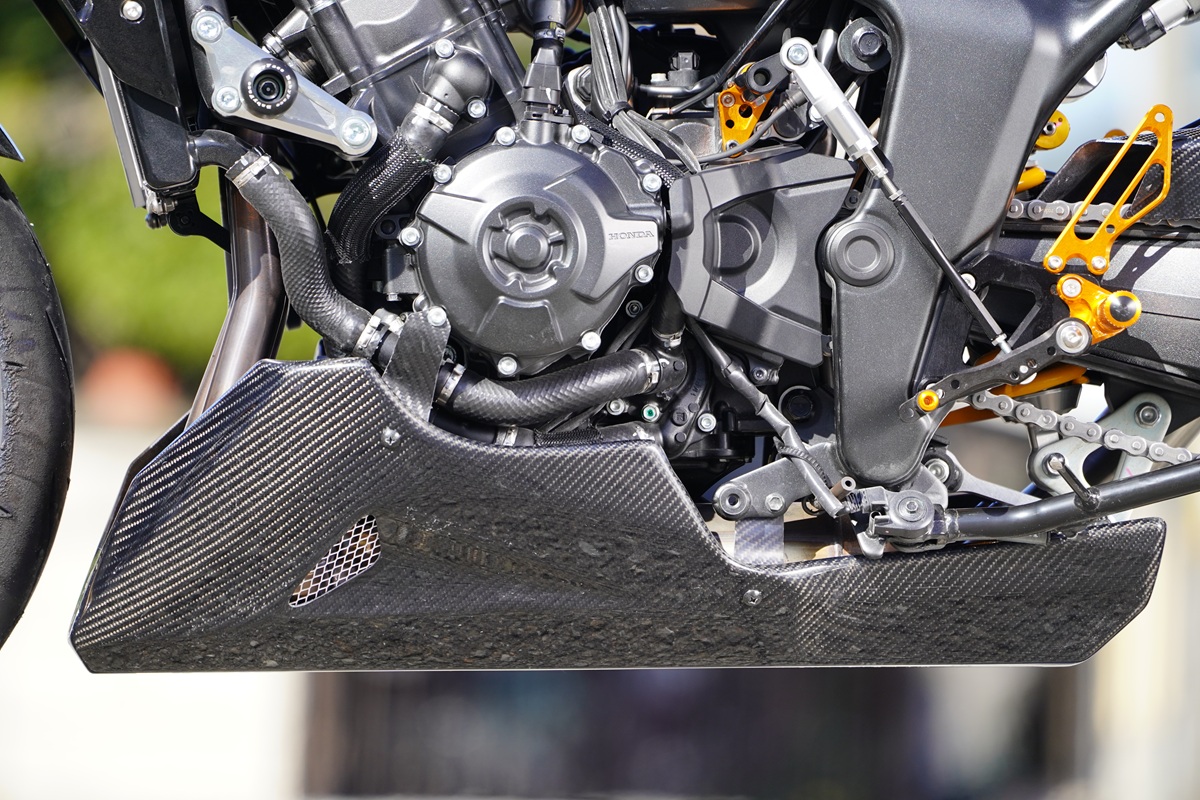 25~CB1000F アンダーカウル＊社外バックステップ用 | EIGHT （才谷屋