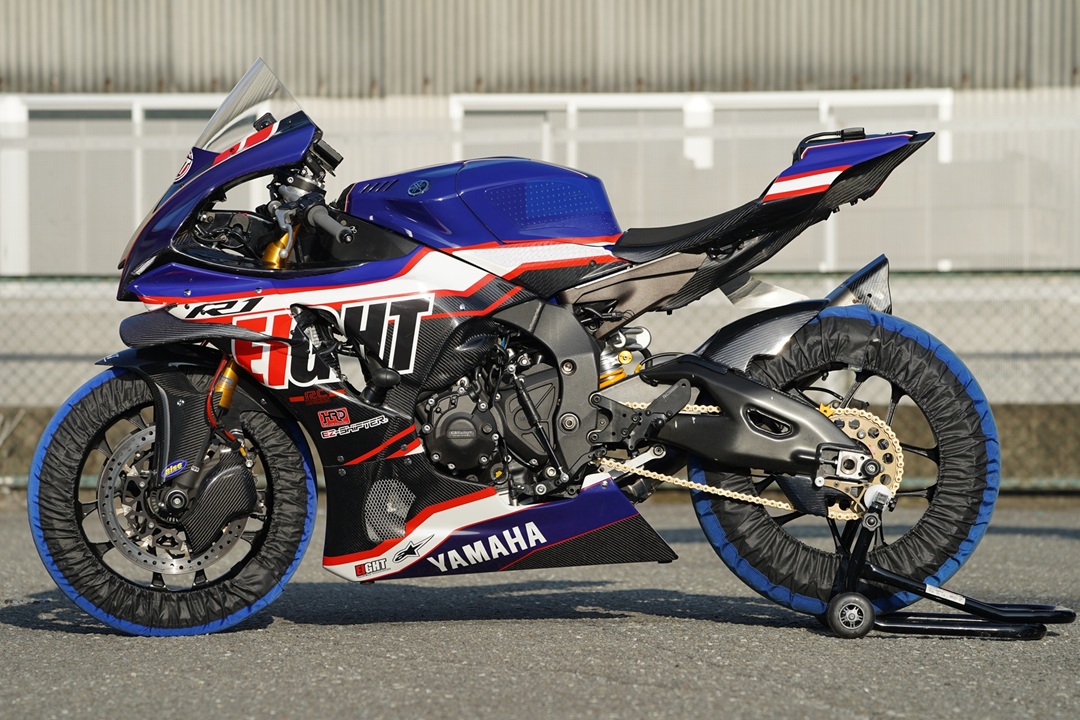 25YZF-R1 フルカウル/耐久レース用*ヘッドライトは15~19用を使用