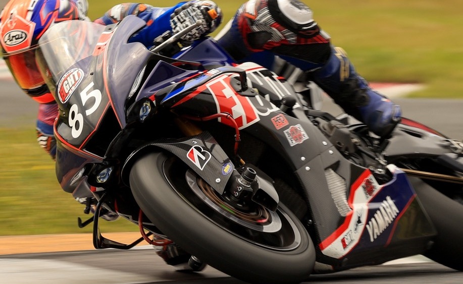 25YZF-R1 フルカウル/耐久レース用*ヘッドライトは20~用を使用 | EIGHT