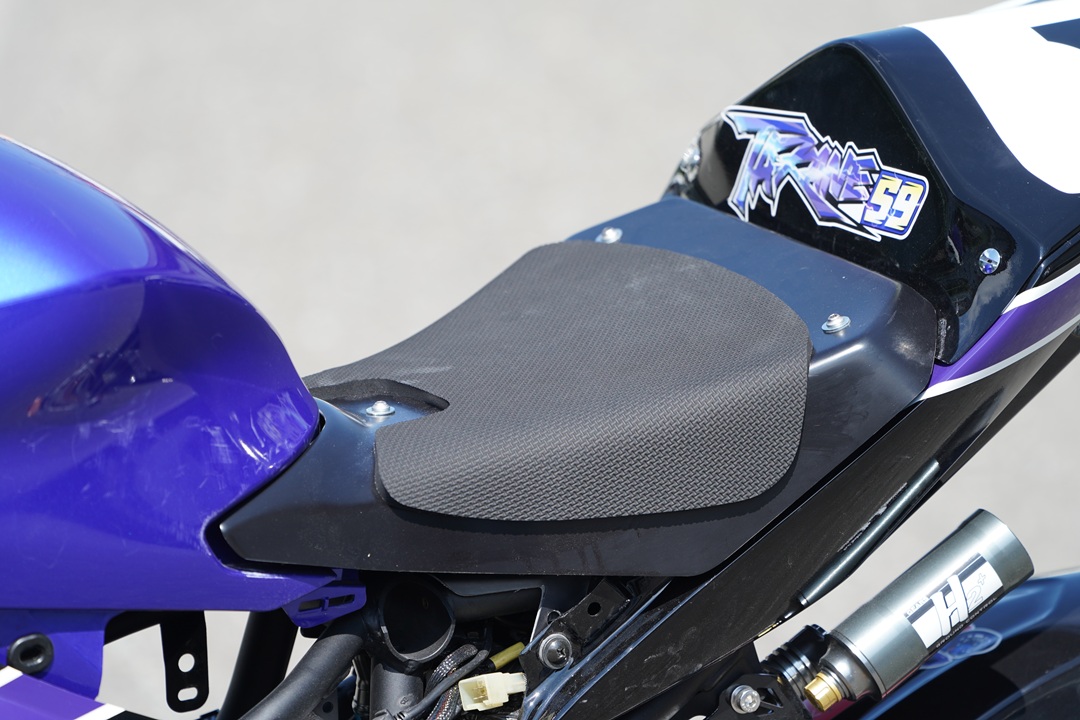 19~24YZF-R25/R3 ｼﾝｸﾞﾙｼｰﾄ/ﾚｰｽ/ﾌｧｽﾅｰver | EIGHT （才谷屋