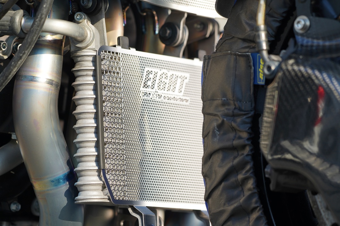 15~19・20~26YZF-R1/R1M コアガード | EIGHT （才谷屋ファクトリー､HEART）