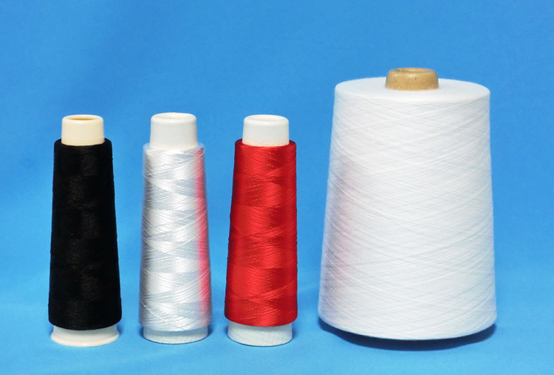 基本色3本(赤白黒)+下糸・白セット | 高品質な日本製ミシン刺繍糸の