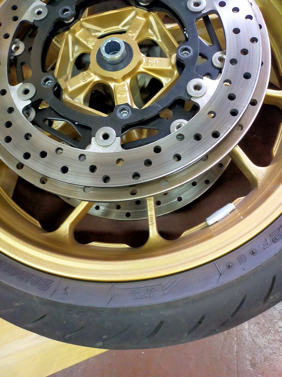 YZF-R7 320ディスク用キャリパースペーサー MT09 XSR900 | エル