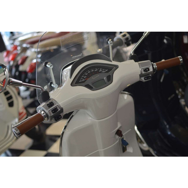 Vespa純正 LXシリーズ用 レザーグリップ | Vespa（ベスパ）の事なら