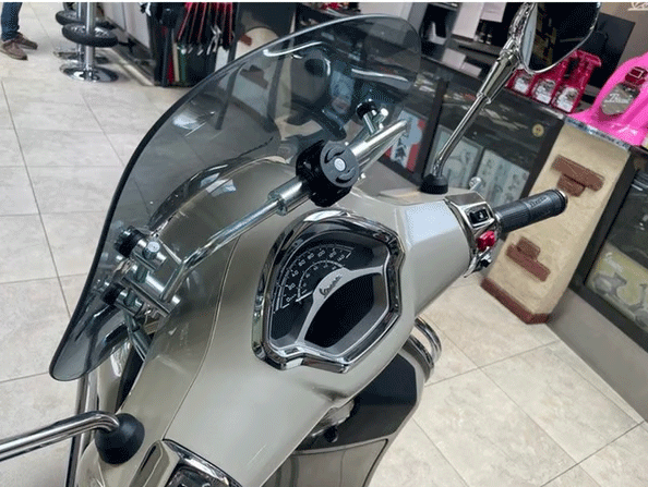 Vespa純正スクリーン用 ナビゲーション＆スマホベースホルダー | Vespa