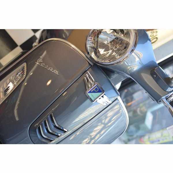 Vespa トップウイングエンブレムカバー【タイプ2】 | Vespa（ベスパ
