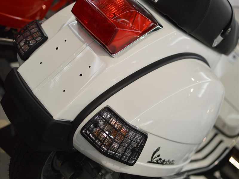 Vespa PX ウィンカーグリルセット【ブラック】 | Vespa（ベスパ）の事