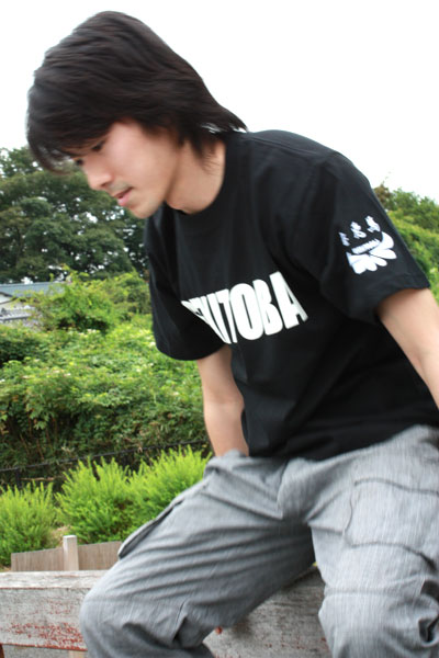赤兎馬ロゴ2Tシャツ | 三国志的世界「赤兎馬」Tシャツ・グッズ