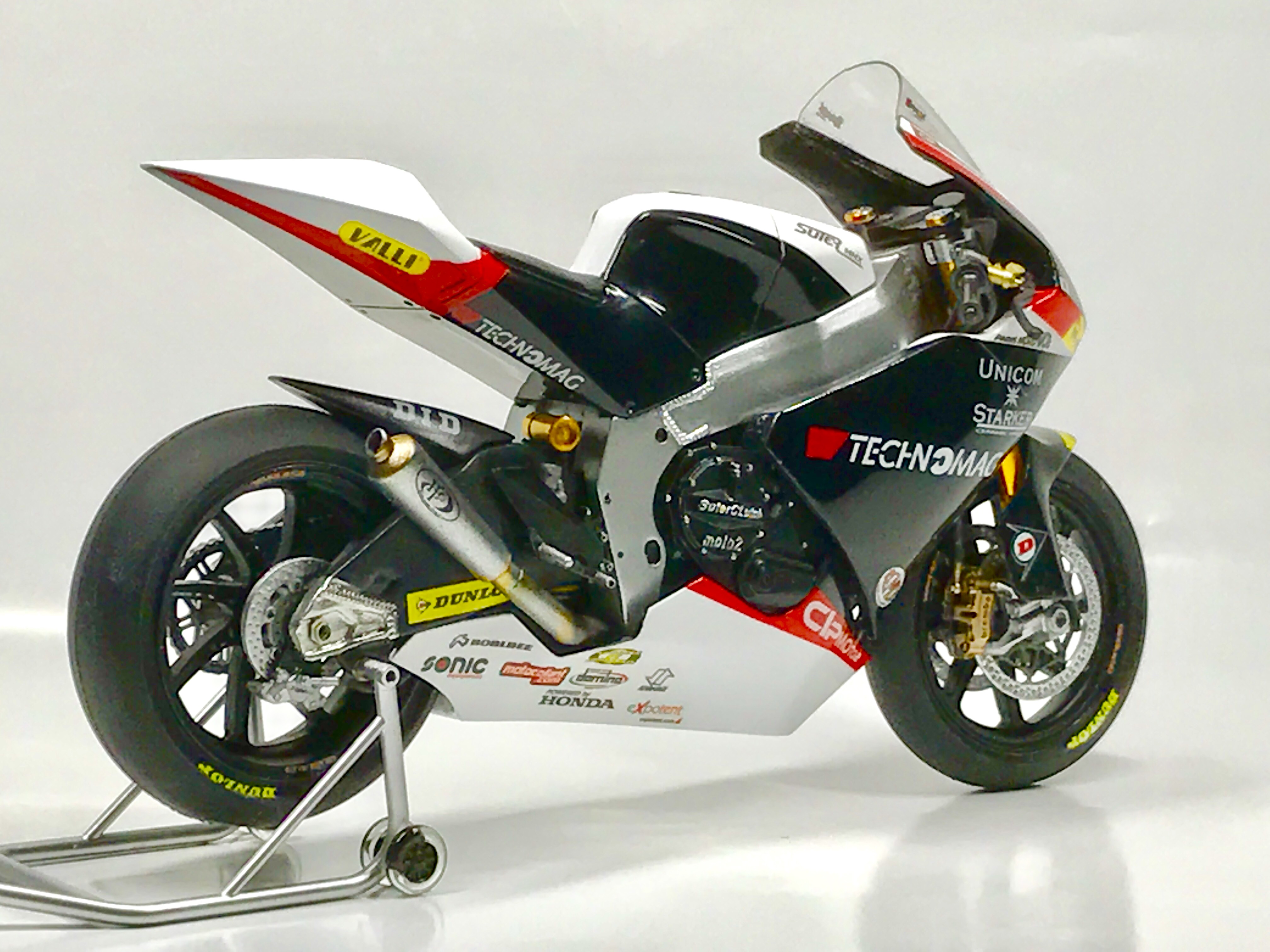 SUTER MMX moto2 2010 レジンキット ハンドメイド完成品