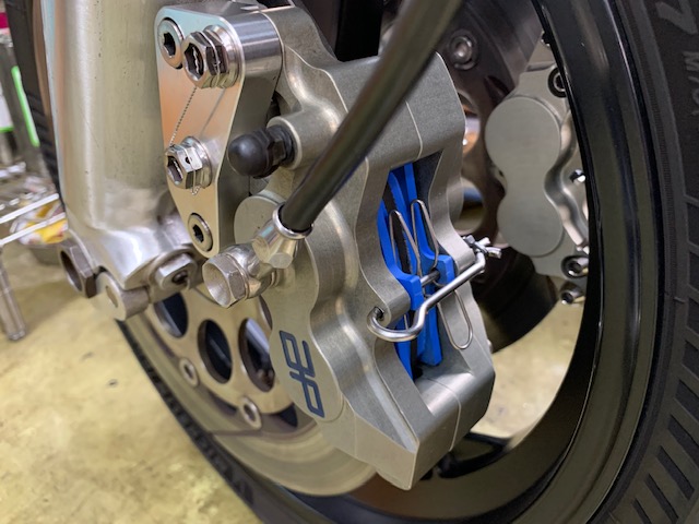 エンドレスブレーキパッド　4／6potキャリパー用　品番RCP066 CC-R ブレーキキャリパー「6POT」 | エンドレス公式ウェブサイト【ENDLESS】