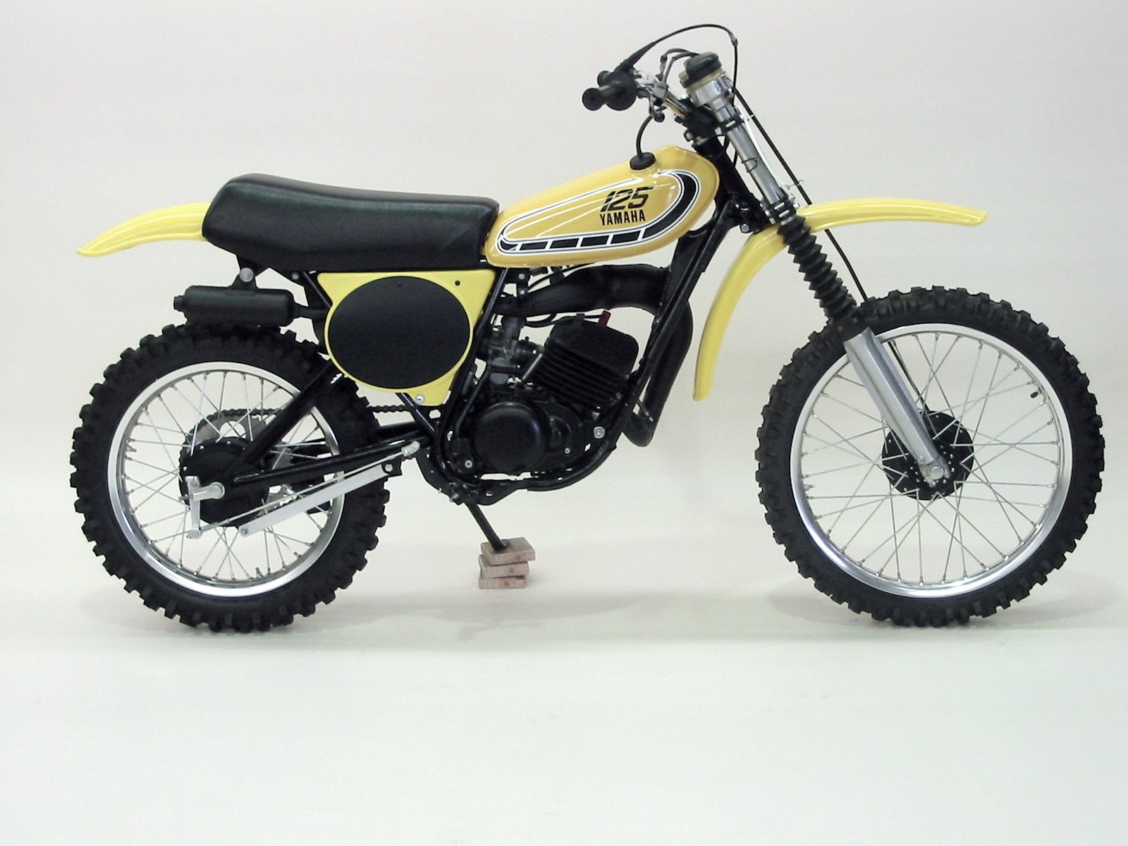 1976 Yamaha YZ 125 Plastic Kit | スターズオンラインセレクトショップ