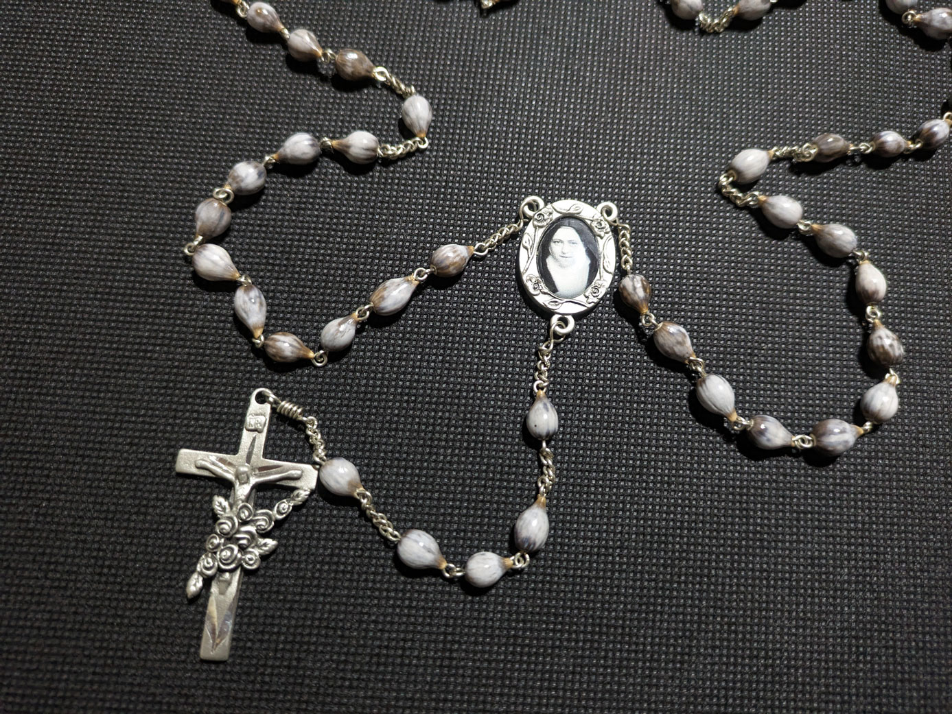 リジューのテレーズのジュズダマロザリオ（長崎編み） | やんものお店