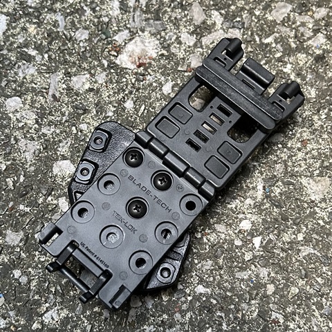 Blade-Tech 45 シングルスタック用Velocity OWB Multi-Fit Mag Pouch