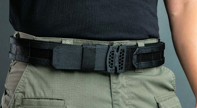 Complete battle outlet belt