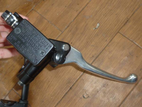 NSF100新車外し マスターシリンダー+ブレーキレバー | テイクエイトホンダ