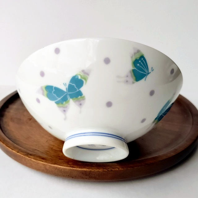 水色ちょうちょ＆ドット柄の涼しげなレトロお茶碗/中平 - たんぽぽ