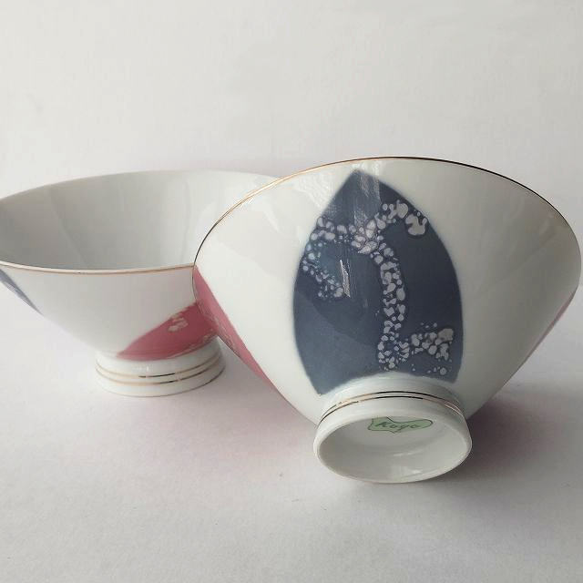 Koyo china製/染め分けレトロ柄ブルー＆ピンクの可愛い夫婦茶碗