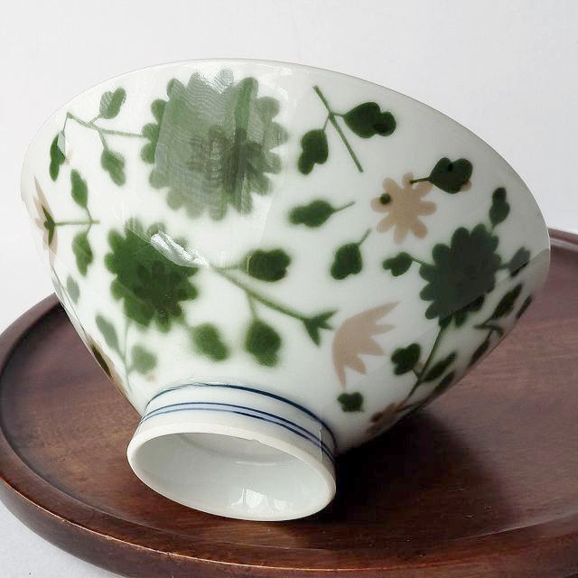グリーン＆ベージュ野菊花柄の可愛い有田焼西山窯お茶碗/レトロポップ