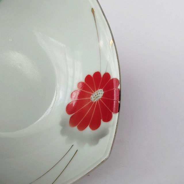 古い時代の青磁色赤菊金彩葉脈レリーフ掛け分け中鉢 - たんぽぽ|昭和
