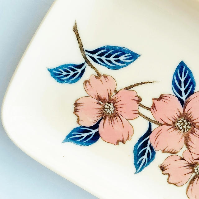 ピンク桜の花柄のアイボリー長角皿/スイーツトレー/サンドイッチ皿など